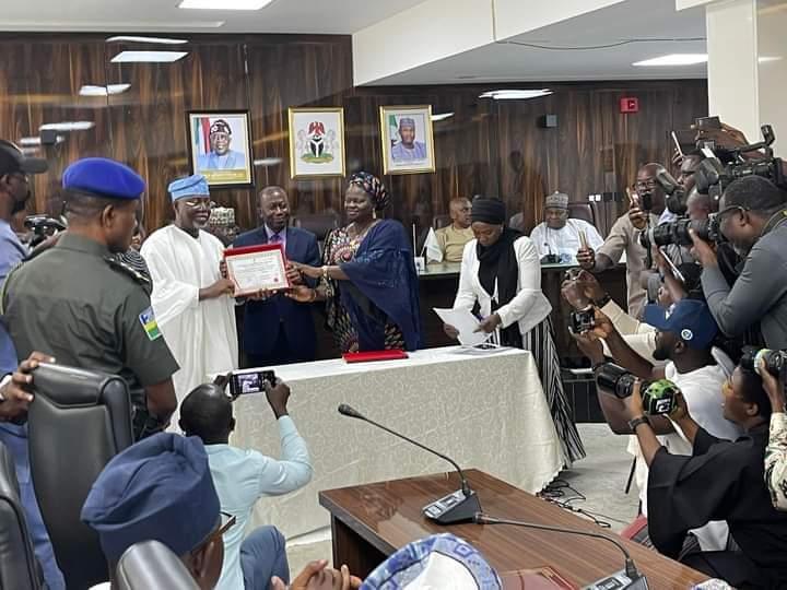 The Independent National Electoral Commission has issued certificates of return to Ondo State Governor-elect, Hon. Lucky Orimisan Aiyedatiwa and his Deputy, Dr. Olayide Adelami